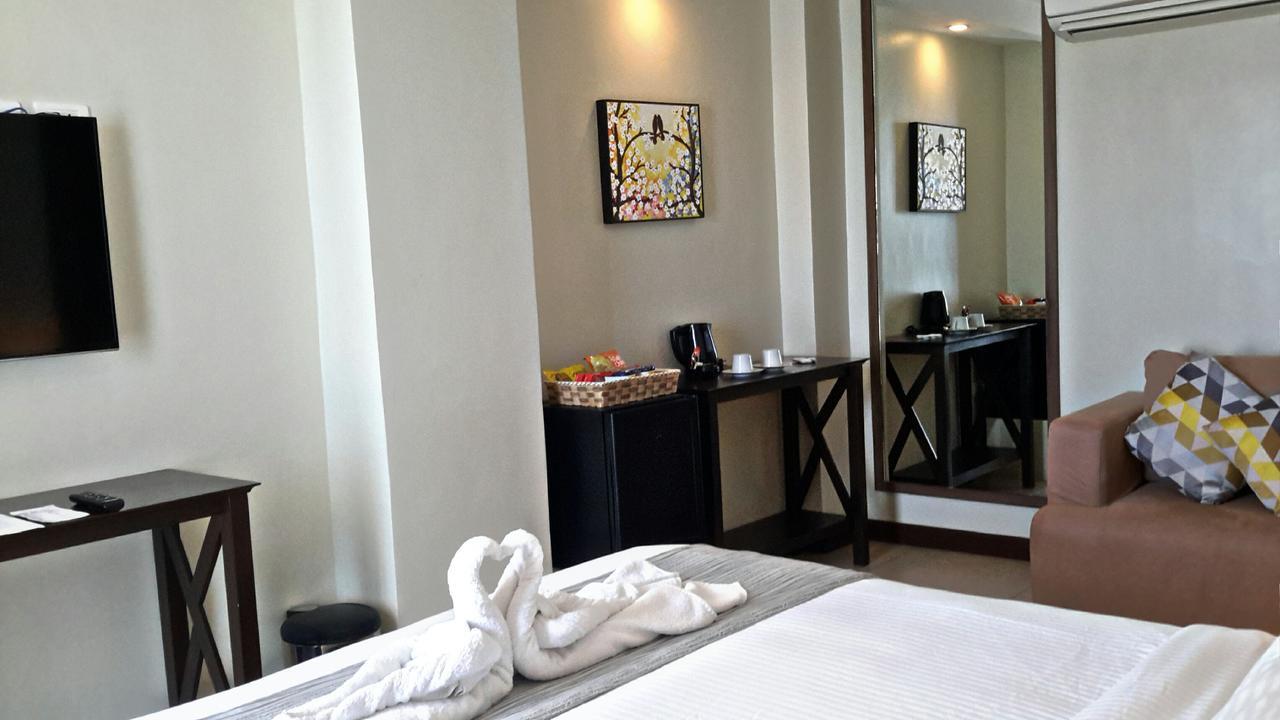 Belian Hotel Tagbilaran Extérieur photo