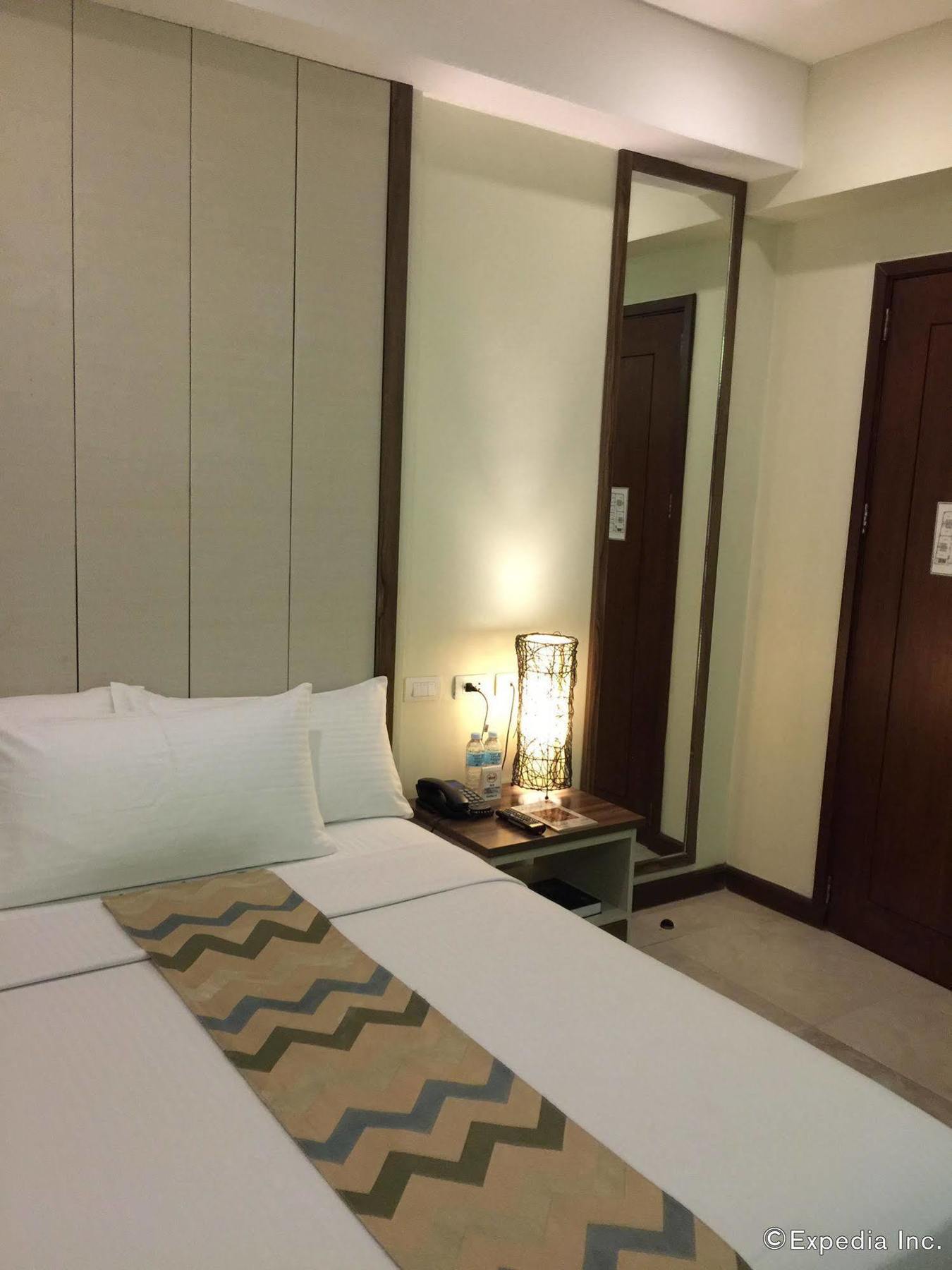 Belian Hotel Tagbilaran Extérieur photo