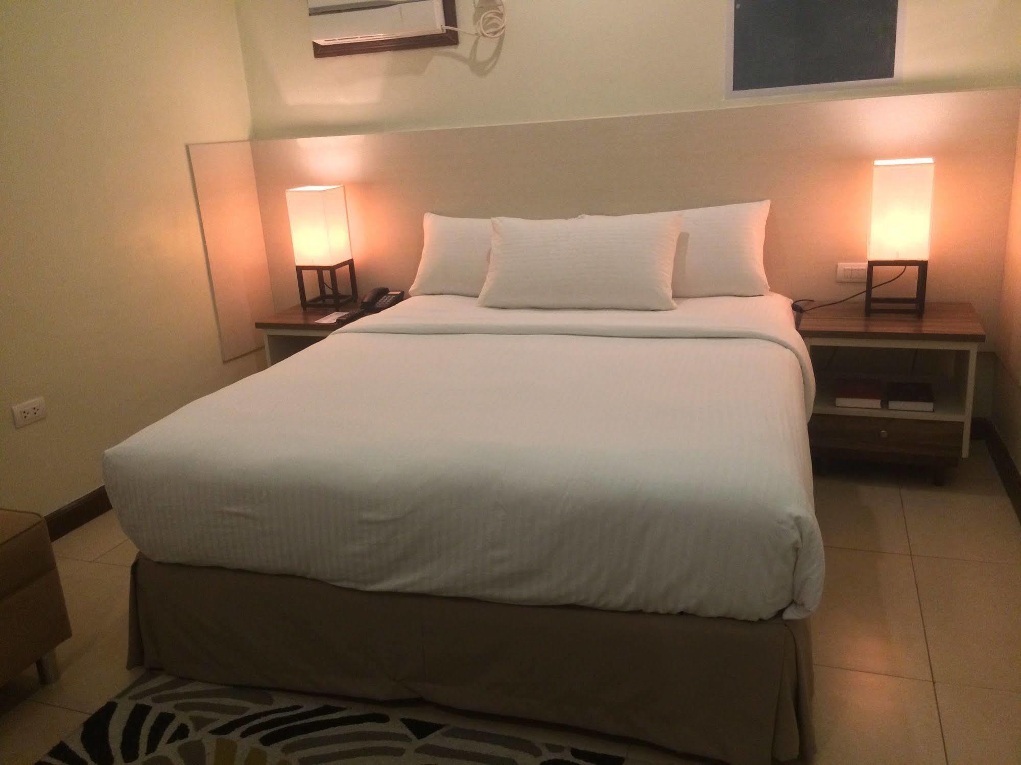 Belian Hotel Tagbilaran Extérieur photo