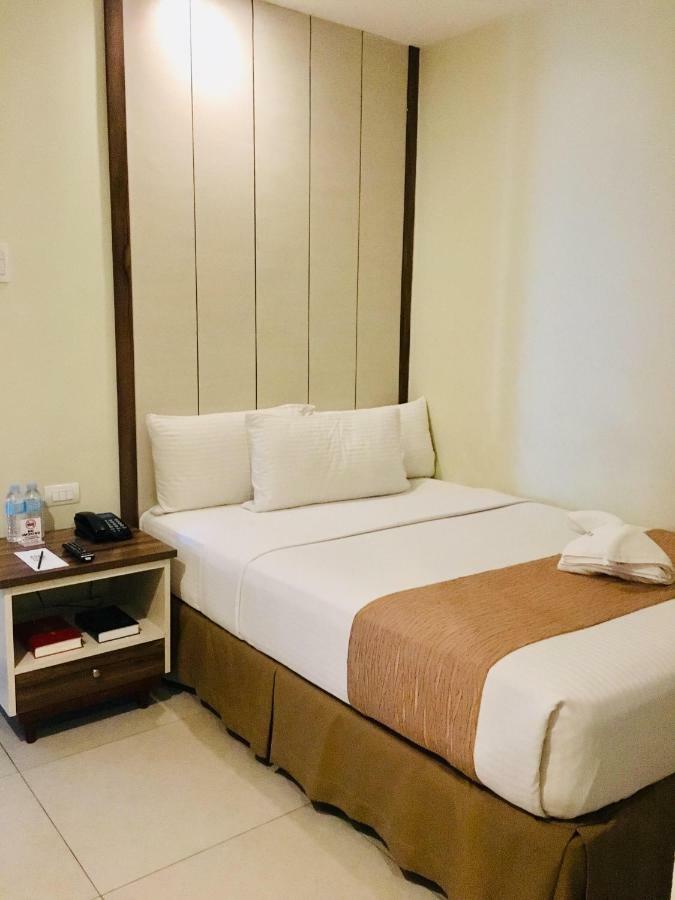 Belian Hotel Tagbilaran Extérieur photo